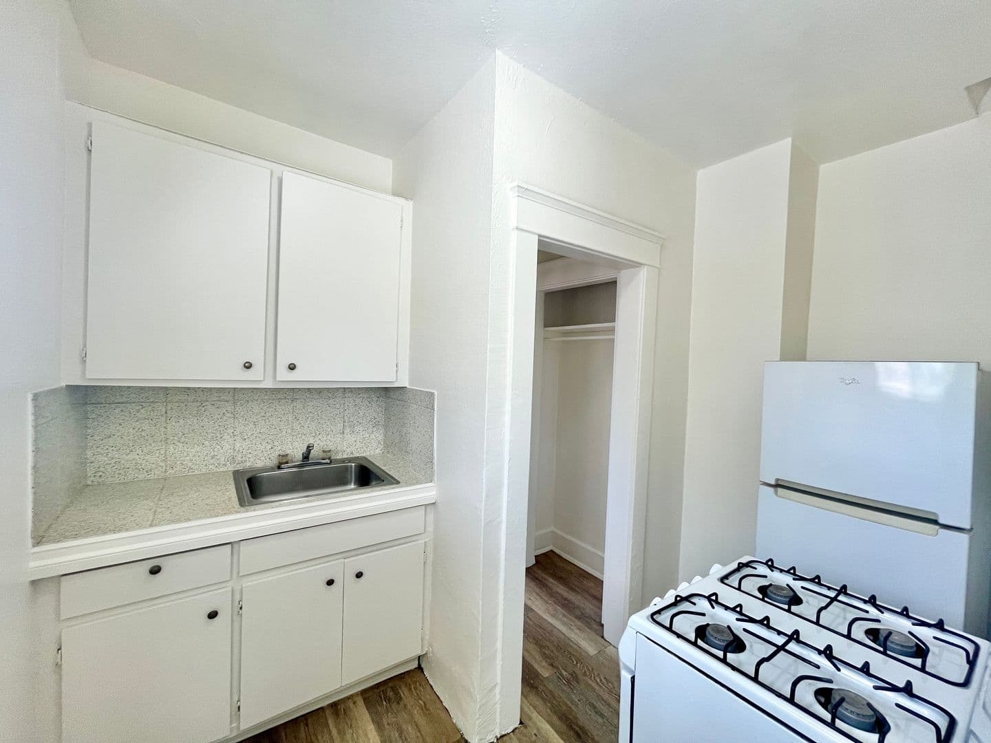 San Diego Apartment: 2143 Franklin Ave