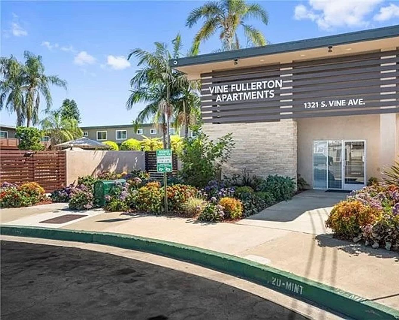 Fullerton Apartment: 1321 S Vine Ave