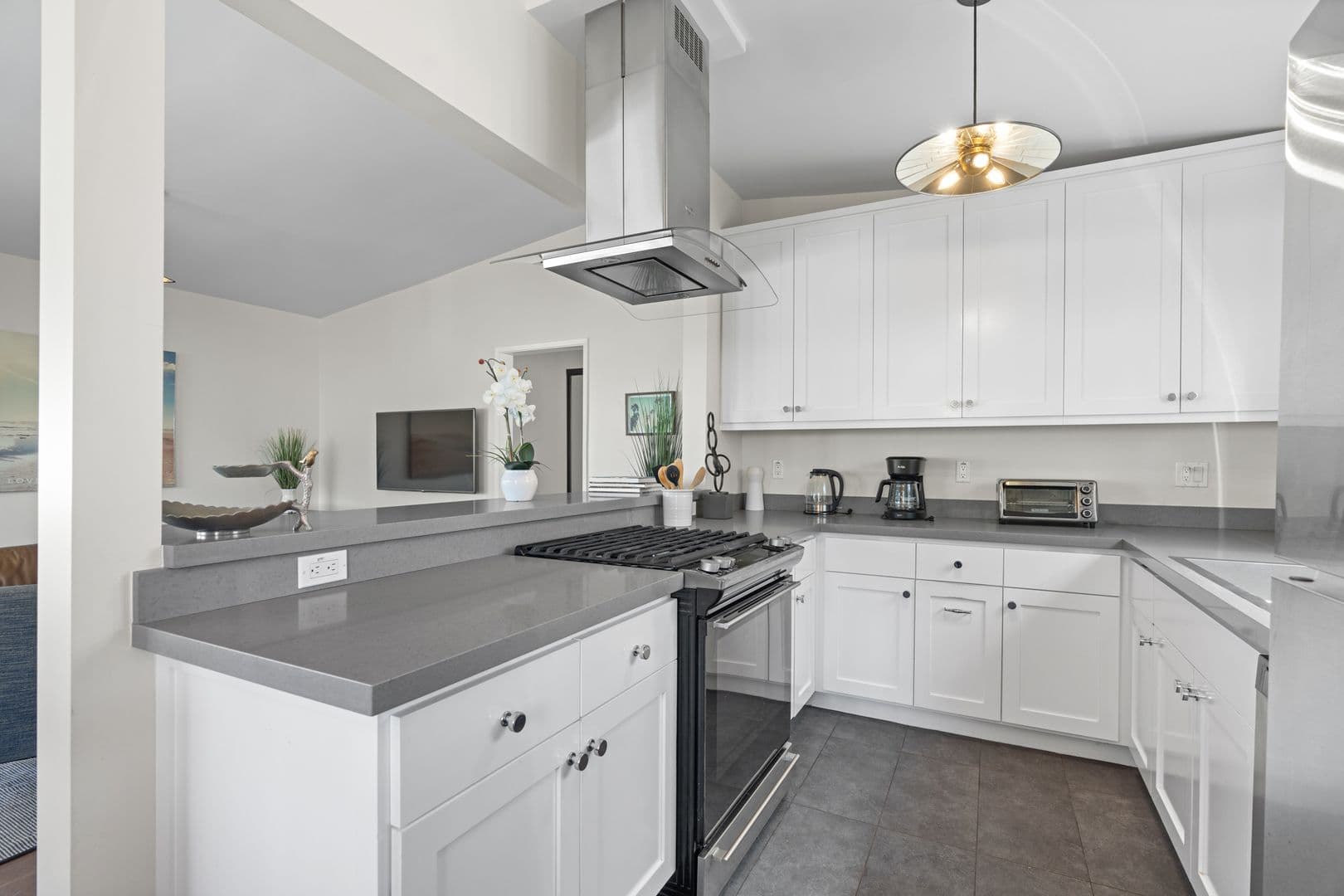 Venice Apartment: 707 - 707 1/2 6th Ave