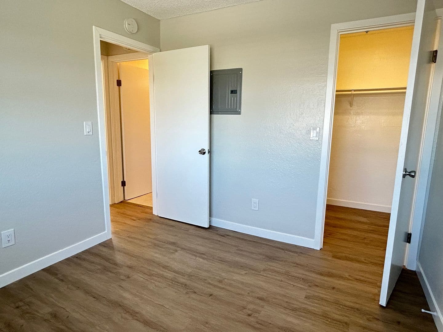 Costa Mesa Apartment: 1940 Wallace Ave