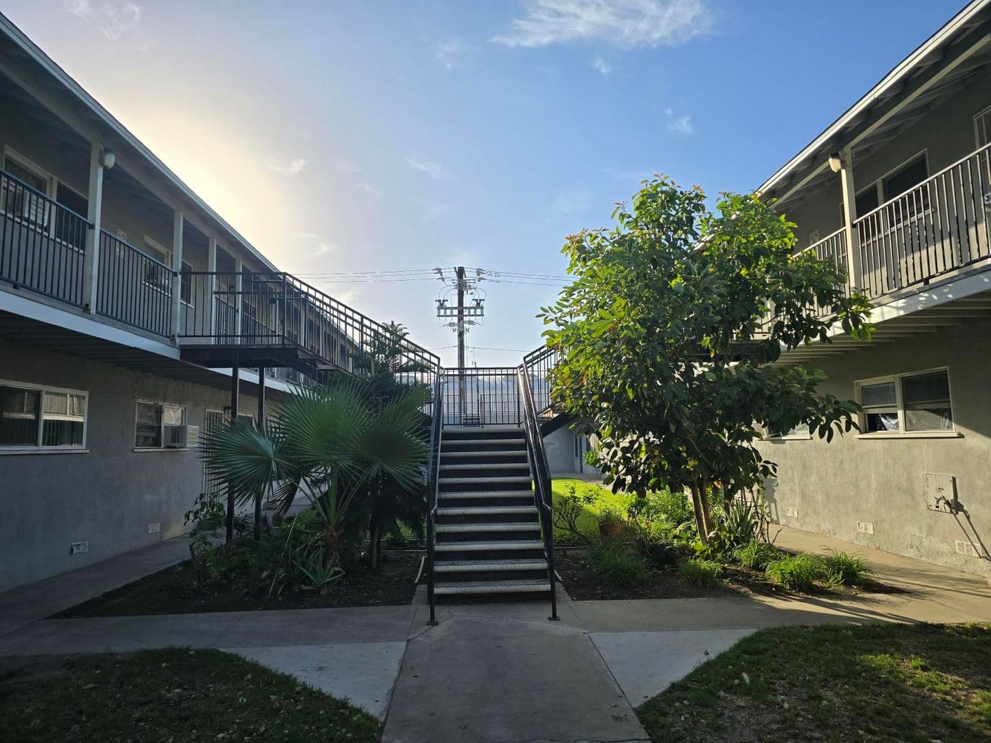 Santa Ana Apartment: 116 S  Orange Ave