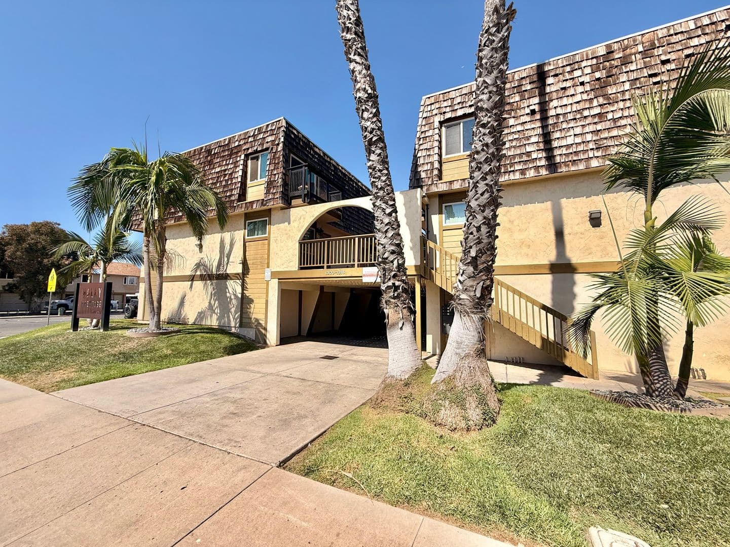 Imperial Beach Apartment: 1300 Holly Avenue
