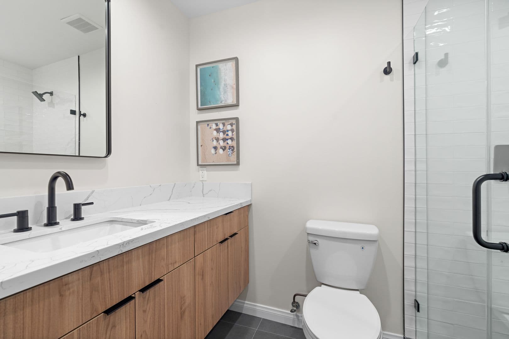 Venice Apartment: 707 - 707 1/2 6th Ave