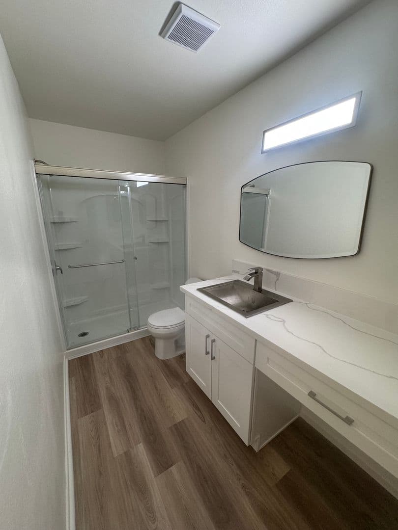 Orange Apartment: 231 W Palmyra Ave