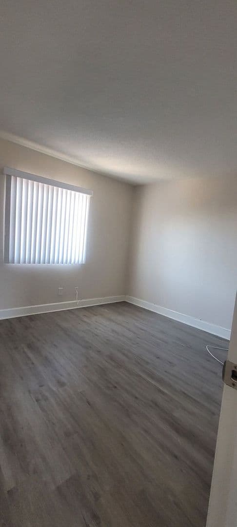 Anaheim Apartment: 119-135 S Fahrion Pl
