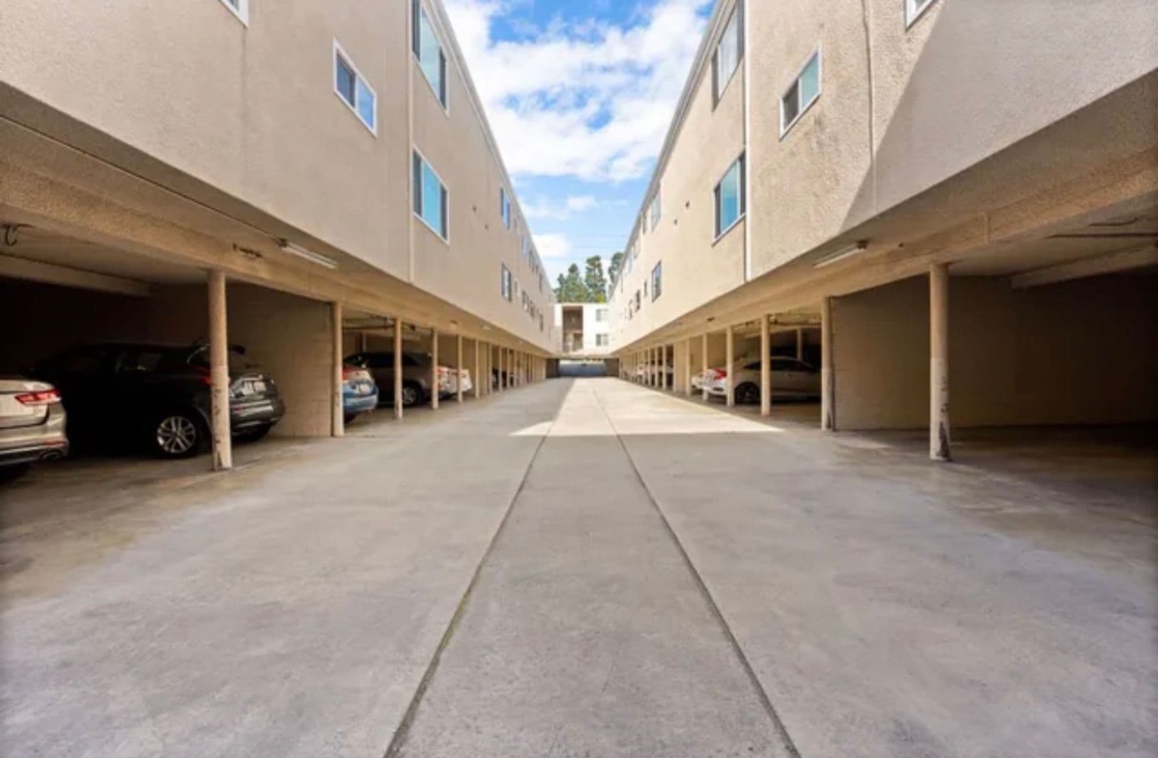 Downey Apartment: 9070 East Florence Ave