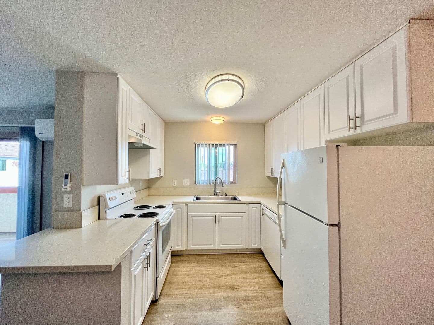 San Diego Condo: 4415 Clairemont Dr