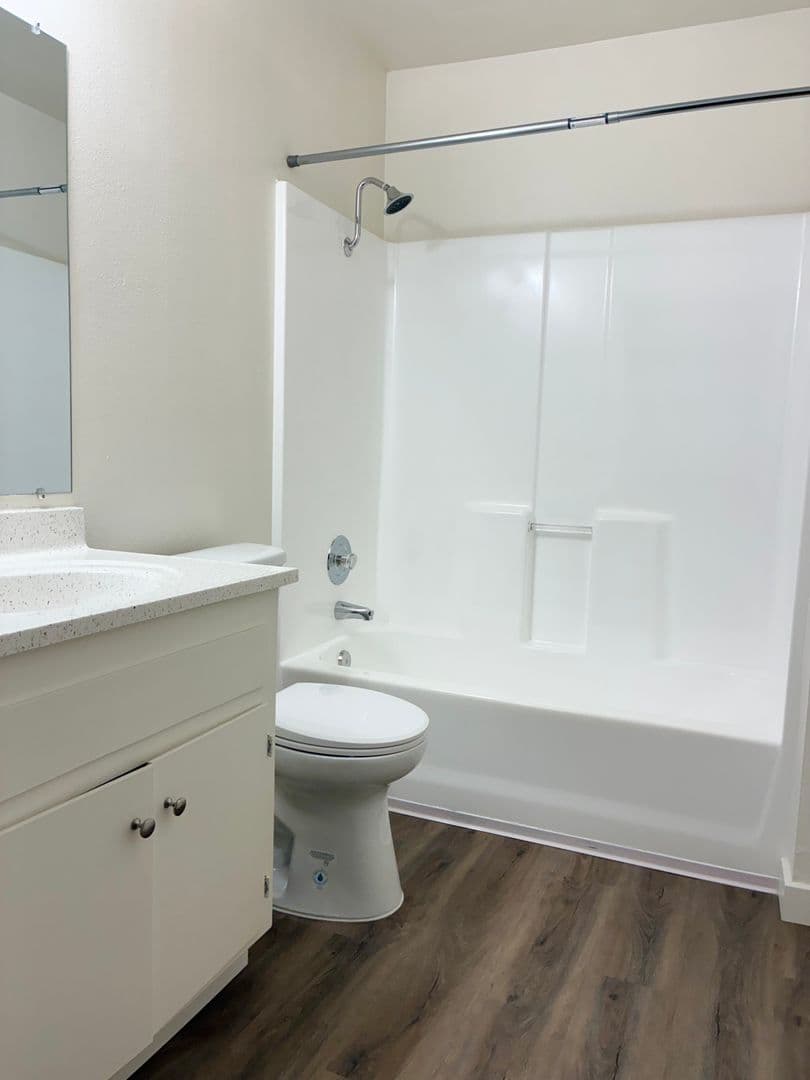 Chula Vista Apartment: 1486 Broadway Ave