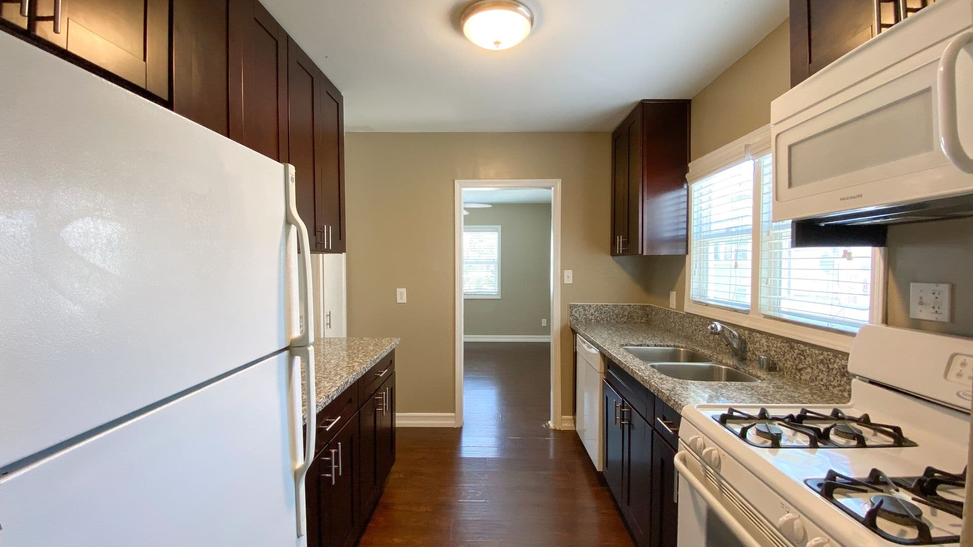 San Diego Apartment: 4154-4158 Estrella Avenue