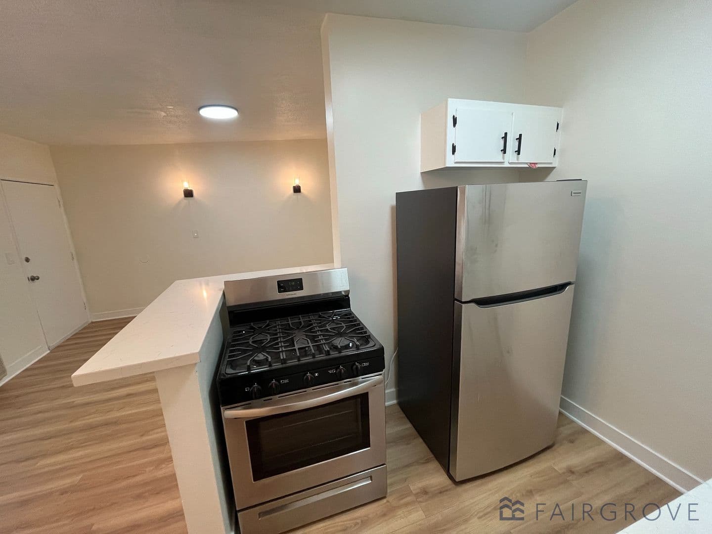 Anaheim Apartment: 937 S Roberts St
