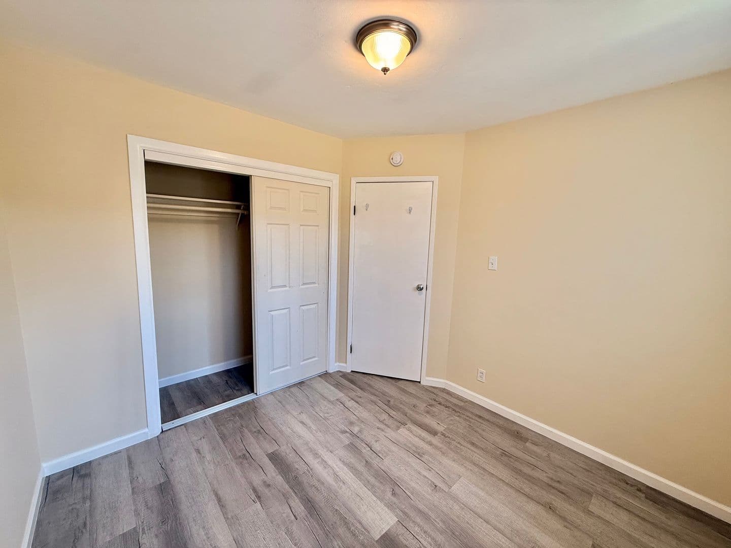 Oceanside Apartment: 419-421 Brooks St