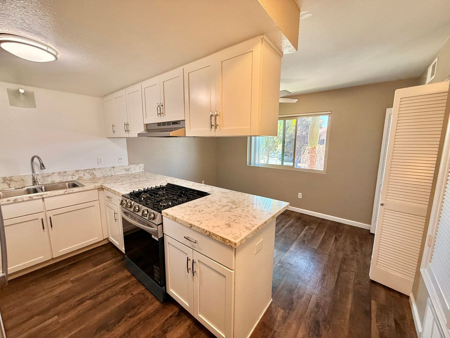 Imperial Beach Apartment: 1300 Holly Avenue