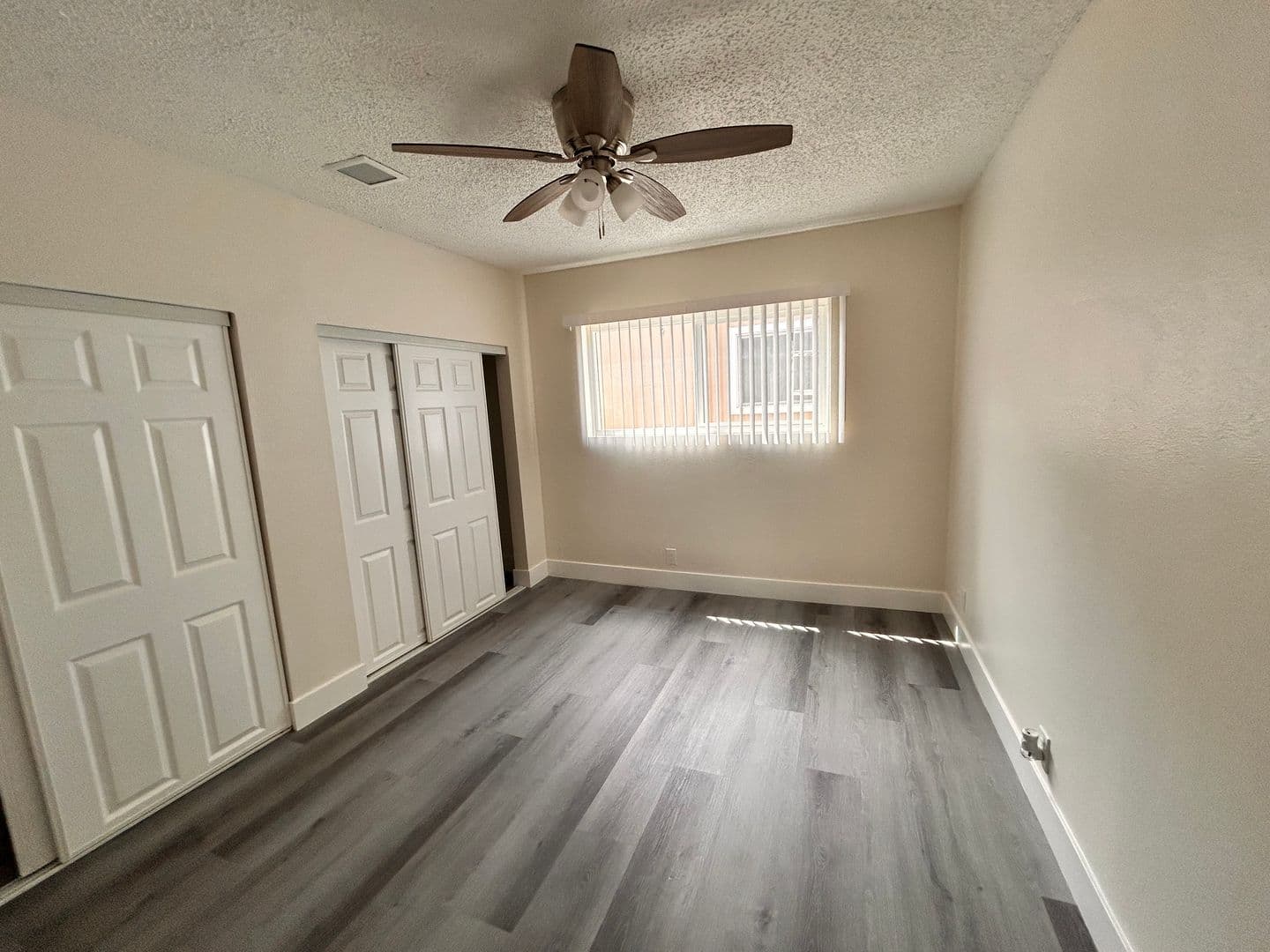 Long Beach Apartment: 1334-1336 Walnut Ave