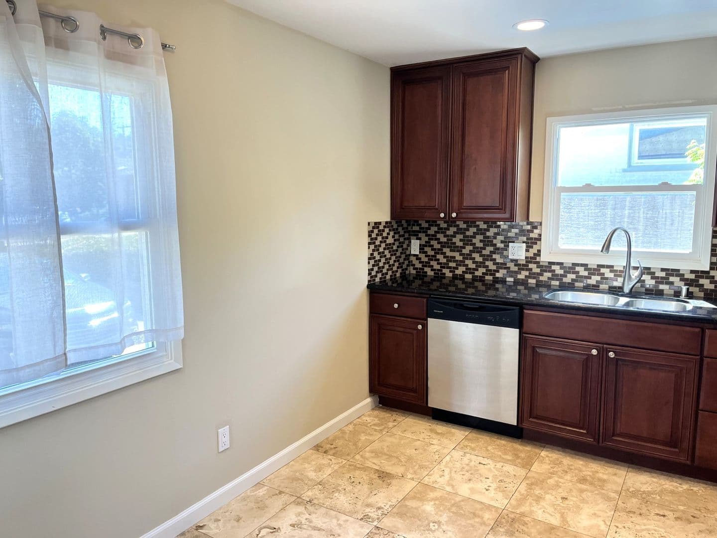 San Diego House: 5657 Barclay Ave