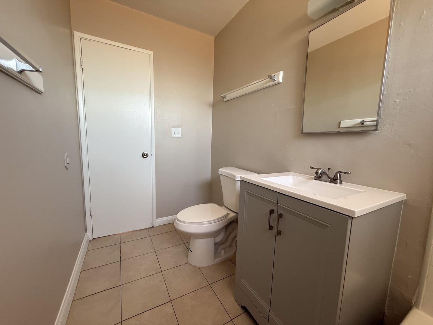 San Diego Apartment: 2715 44th St