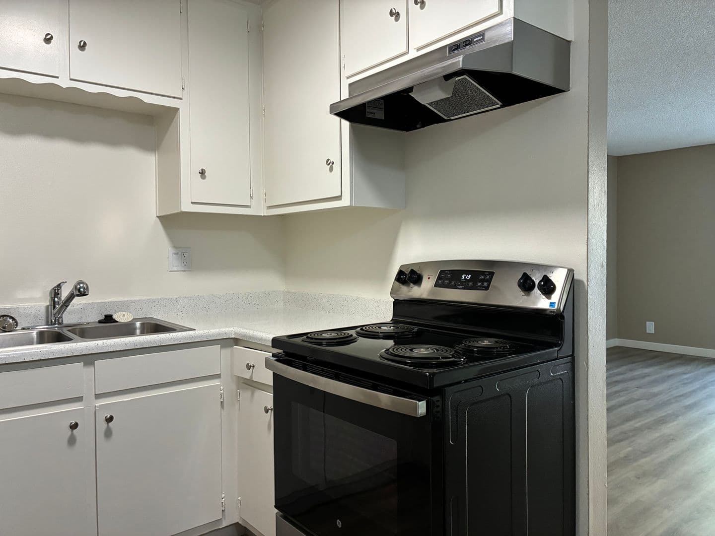 Chula Vista Apartment: 1486 Broadway Ave