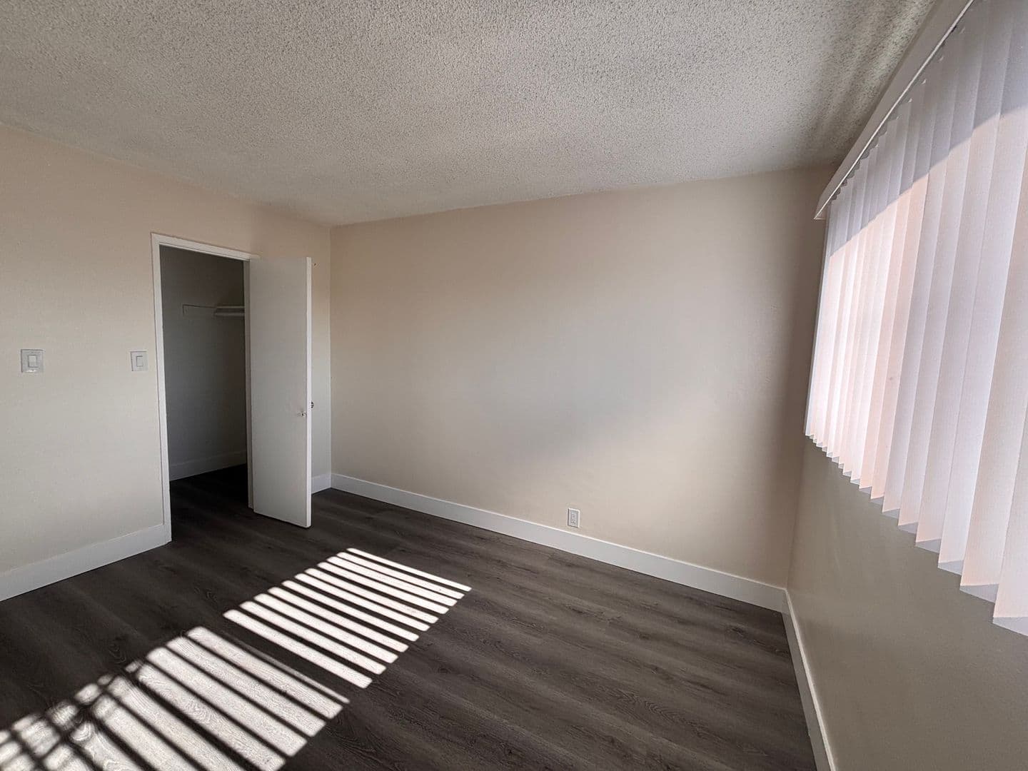 Long Beach Apartment: 1600 N Stanton Pl