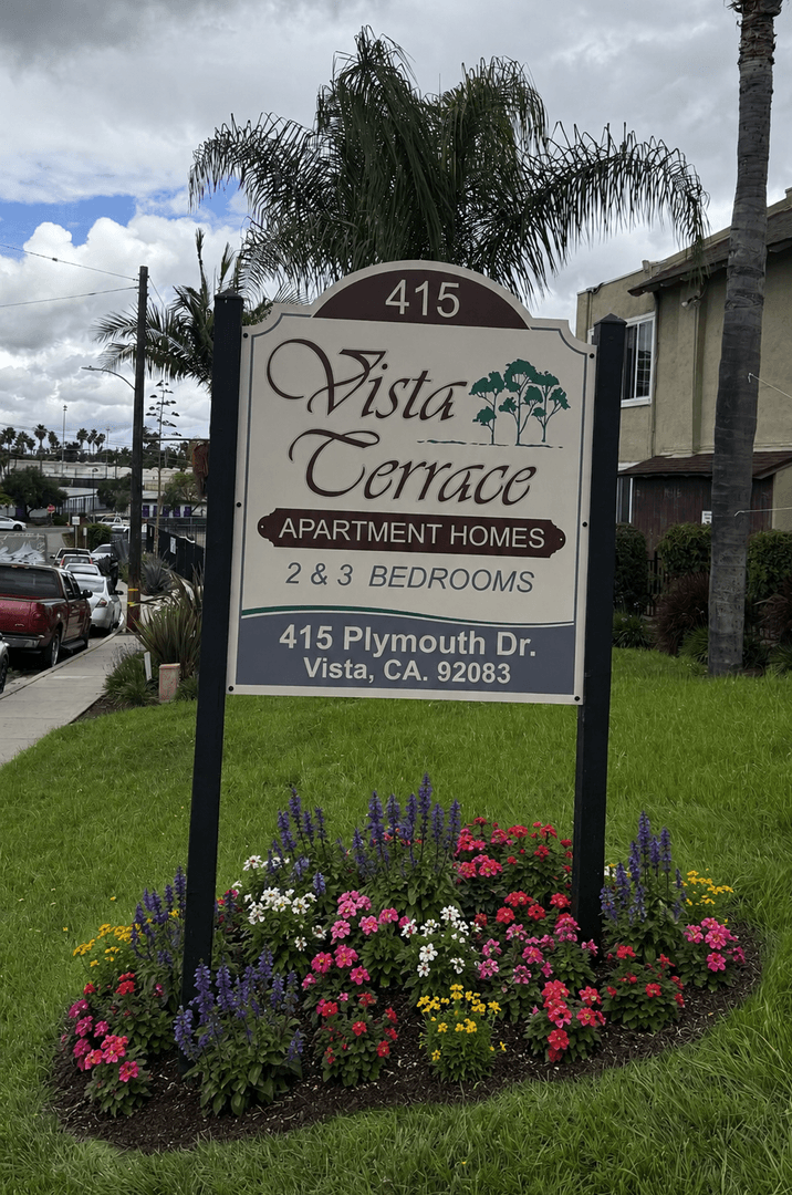 Vista Apartment: 415 Plymouth Dr
