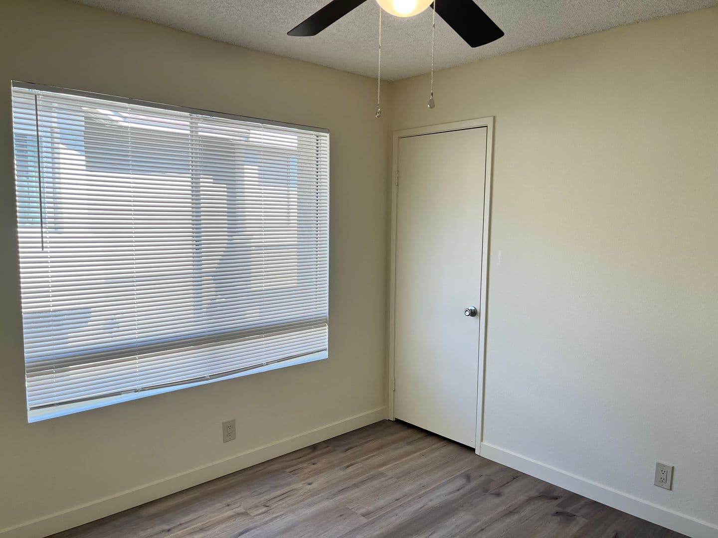 San Diego House: 2358 Adirondack Row #06