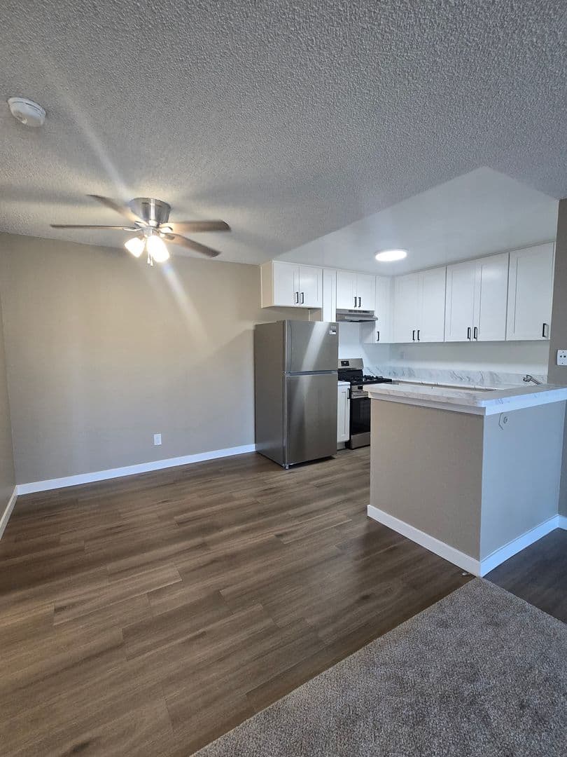 Chula Vista Apartment: 652 Moss St