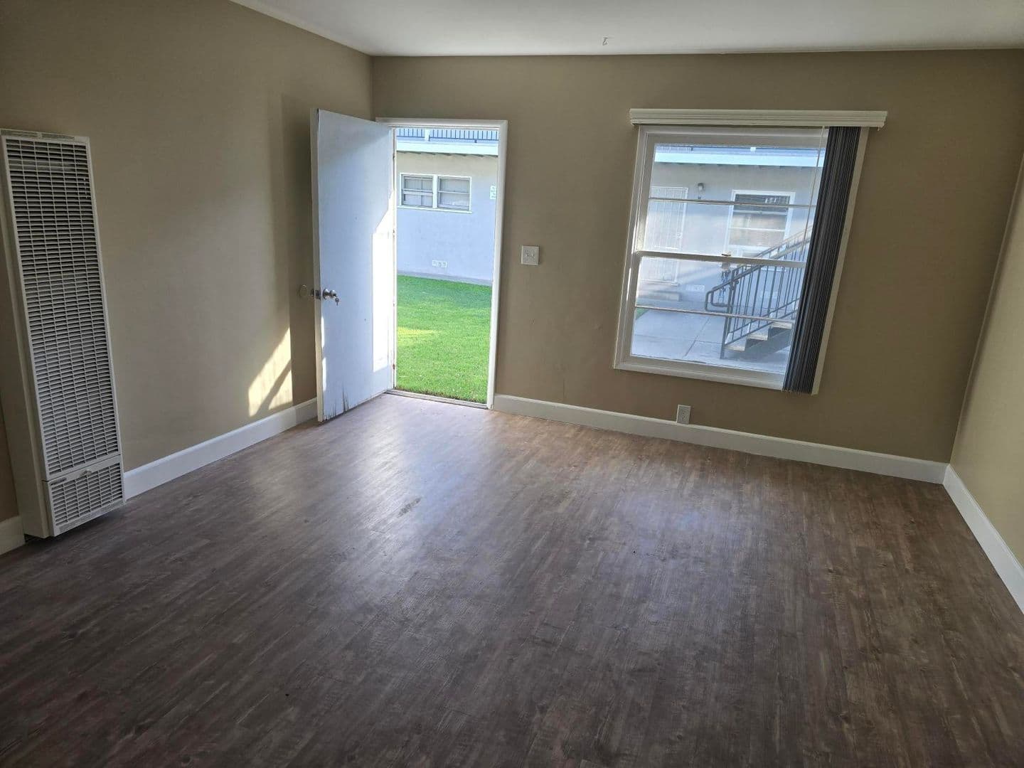 Santa Ana Apartment: 116 S  Orange Ave