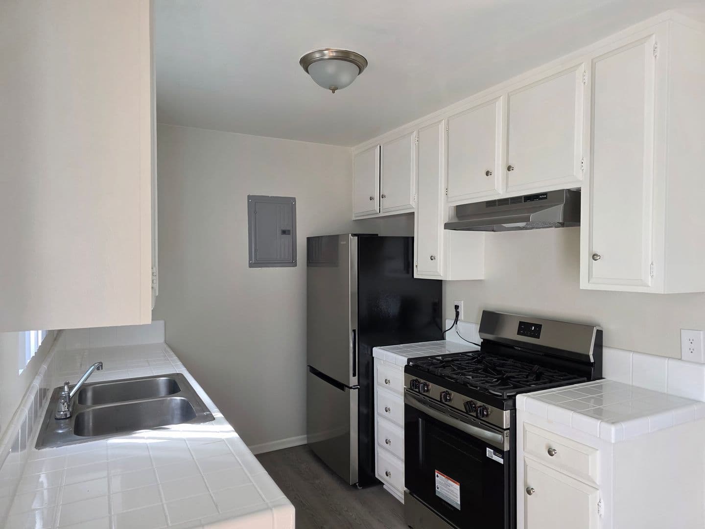 Garden Grove Apartment: 13072 Casa Linda Ln