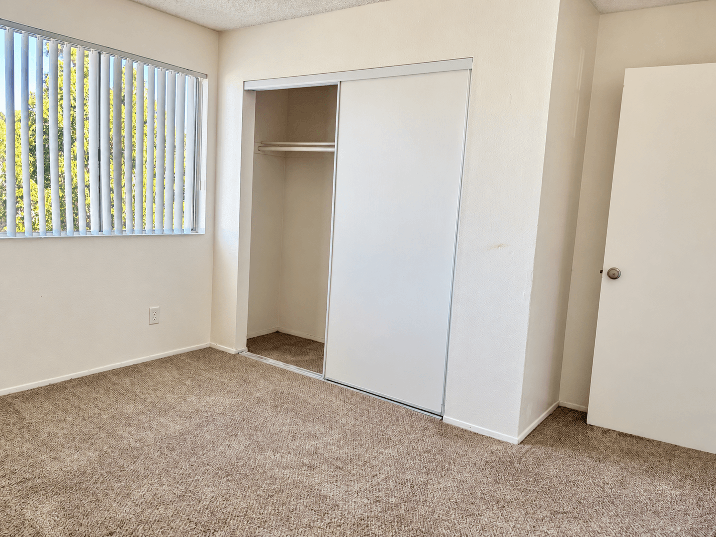 El Cajon Apartment: 420-470 Jamacha Road