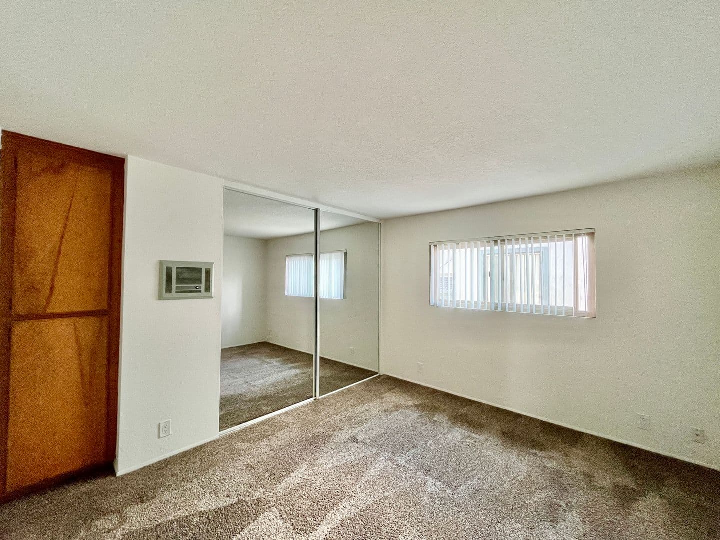 San Diego Condo: 4415 Clairemont Dr