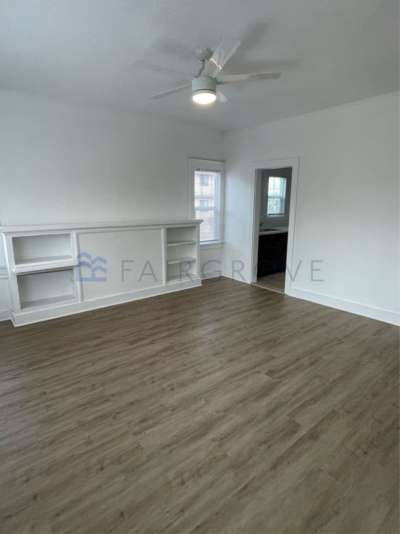 Long Beach Apartment: 920 N Washington Pl