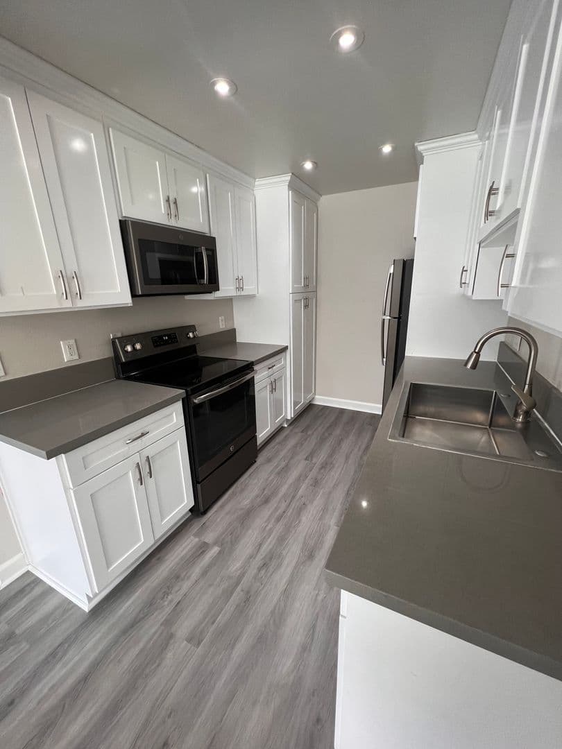 Buena Park Apartment: 7720 Crescent Ave