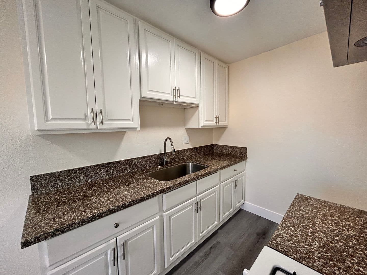 Long Beach Apartment: 1334-1336 Walnut Ave