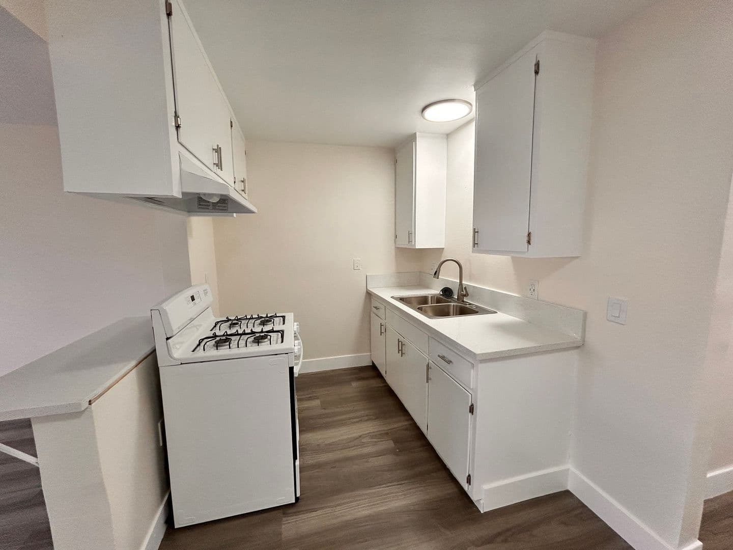 Bell Gardens Apartment: 6128 Gotham St