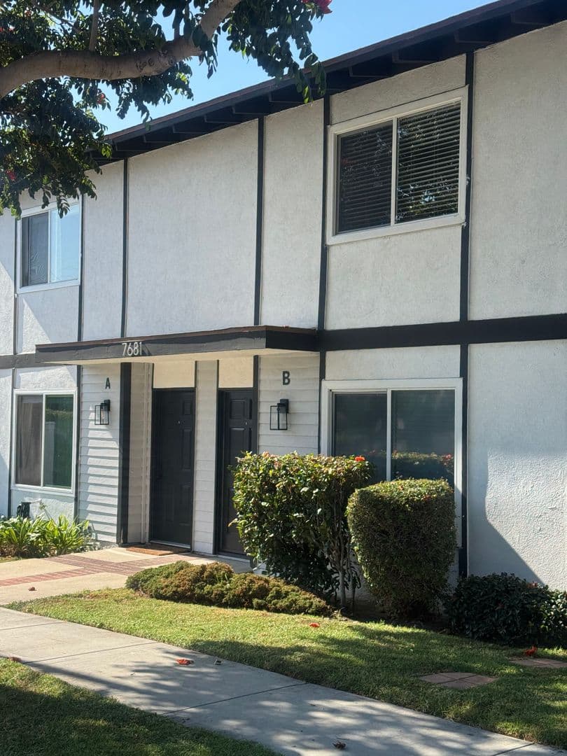 Huntington Beach Apartment: 7681 Ellis Ave