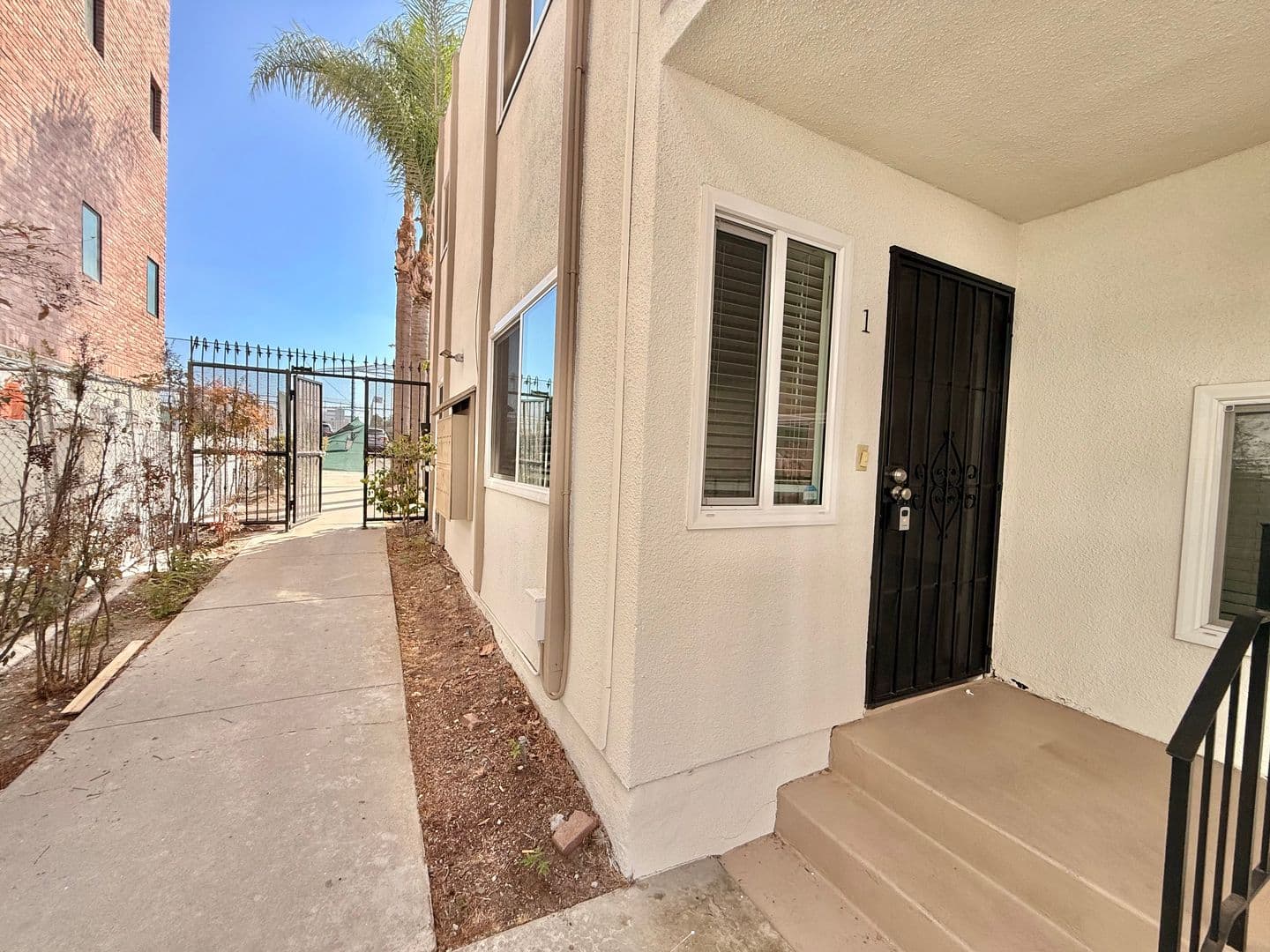 San Diego Apartment: 4052 Oregon St