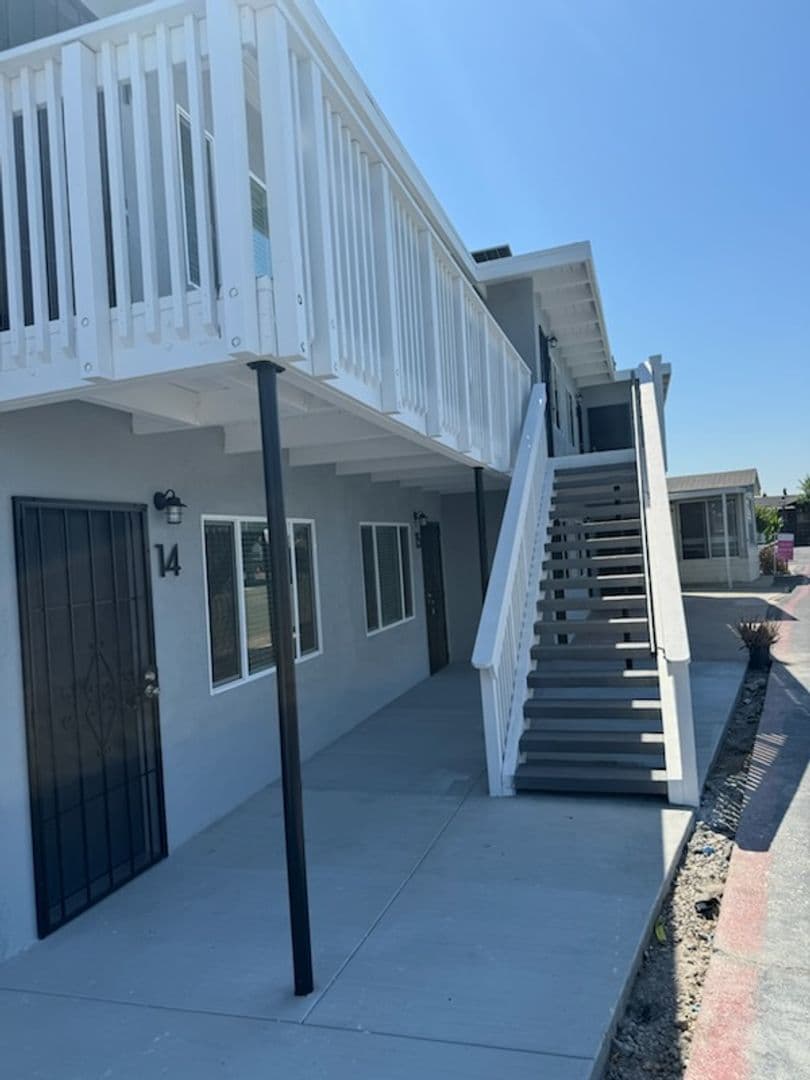 Fullerton Apartment: 1840 W Orangethorpe Ave