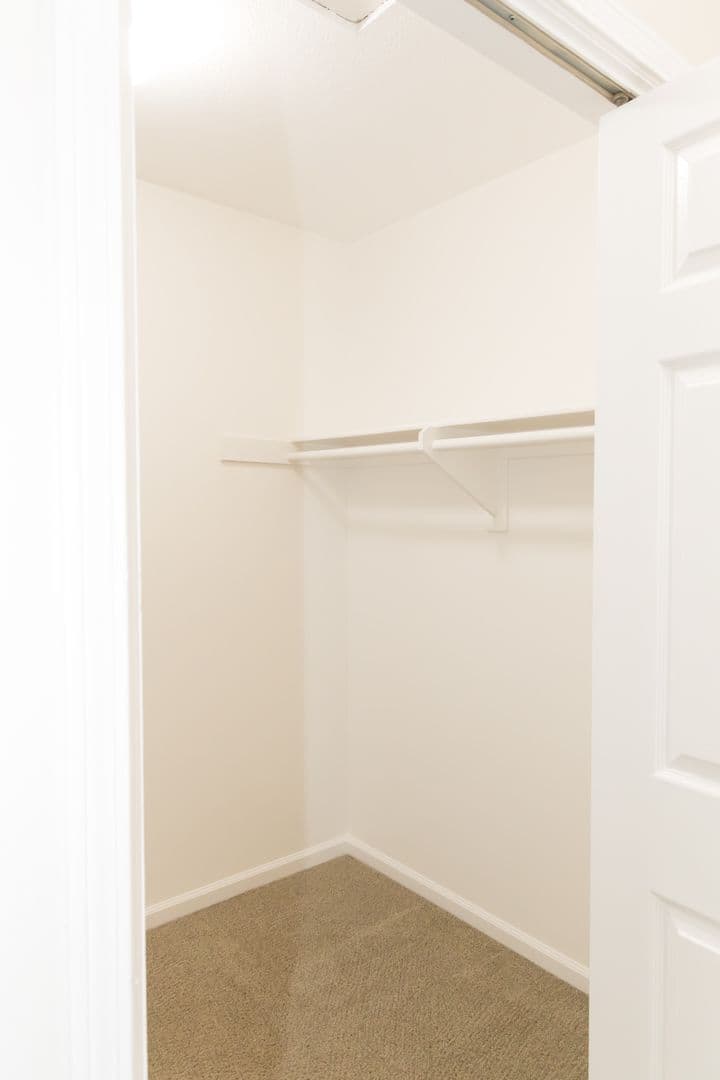 Long Beach Apartment: 3787 E 11th St