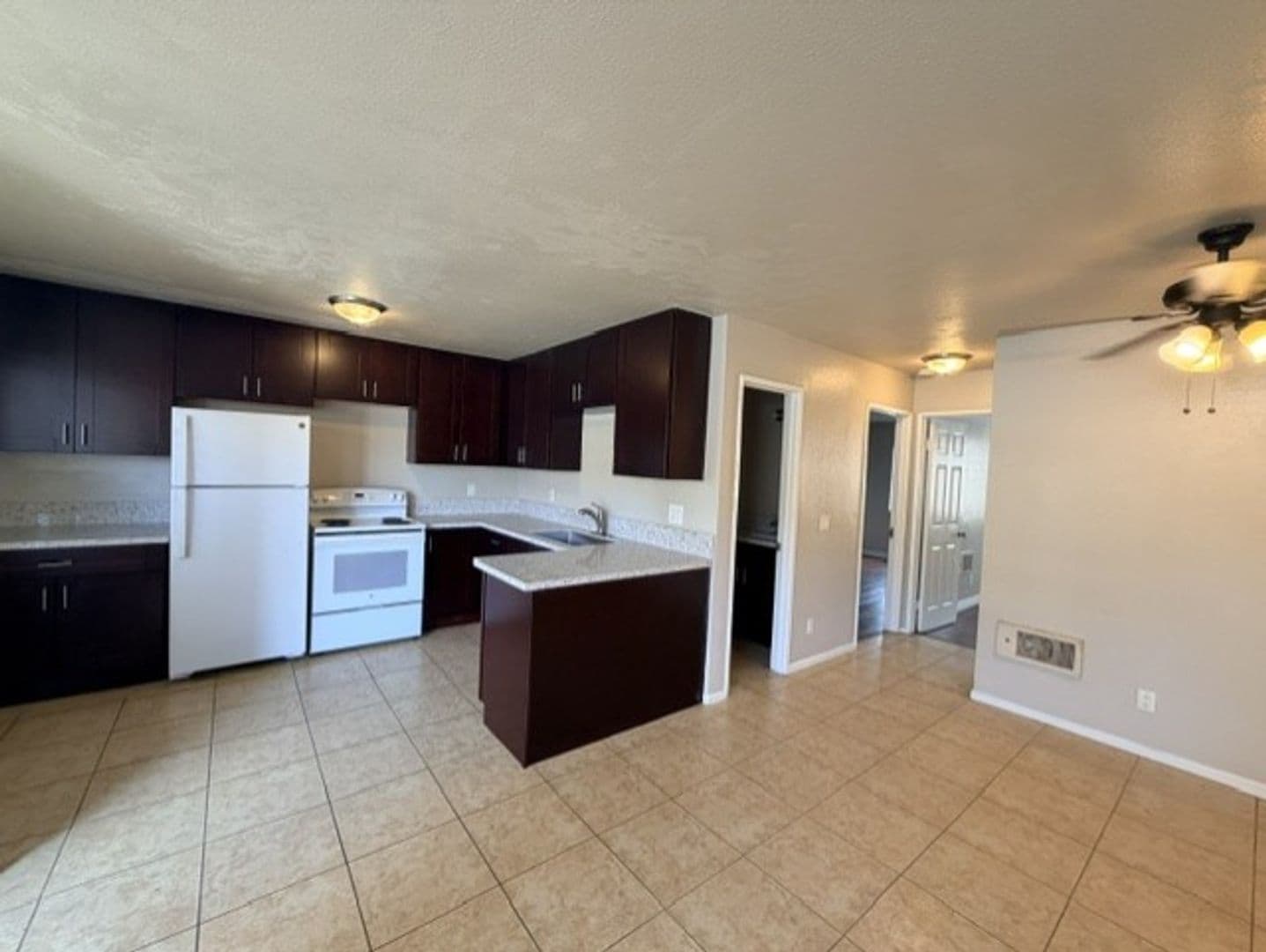 San Diego Apartment: 4960-4970 Auburn Drive
