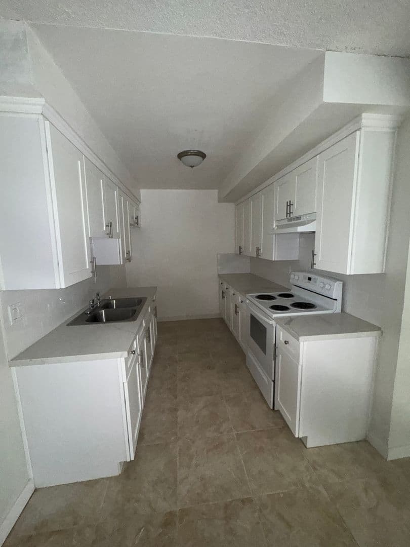 Anaheim Apartment: 205 E Clifton Ave