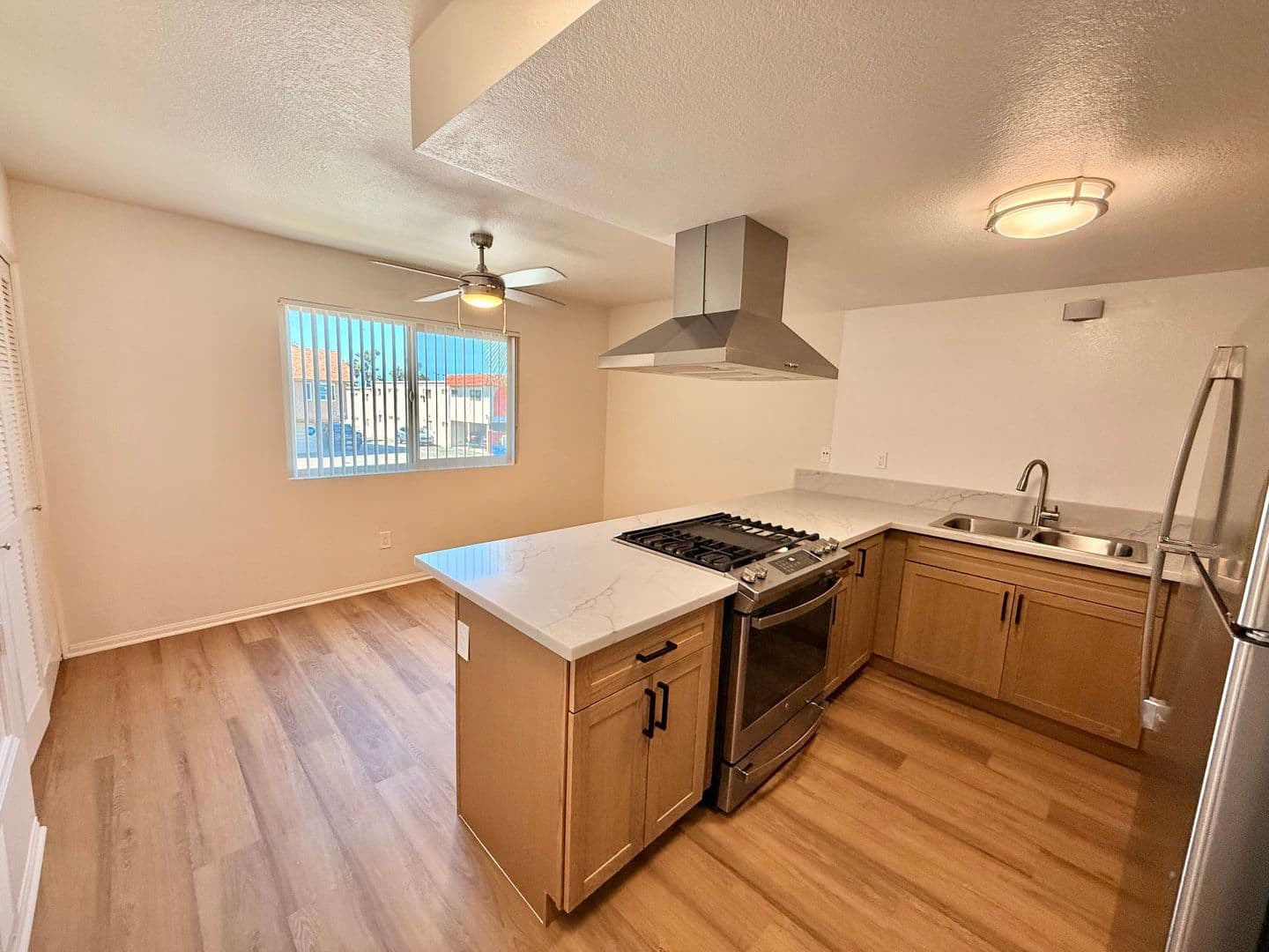 Imperial Beach Apartment: 1300 Holly Avenue