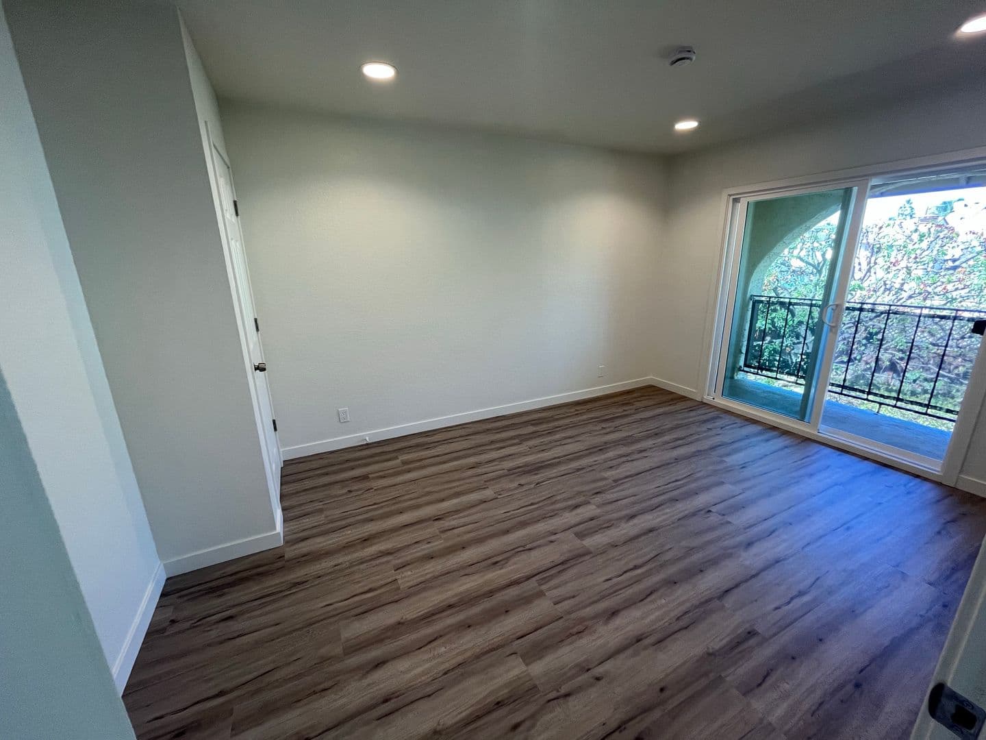 Costa Mesa Apartment: 2522 Elden Ave