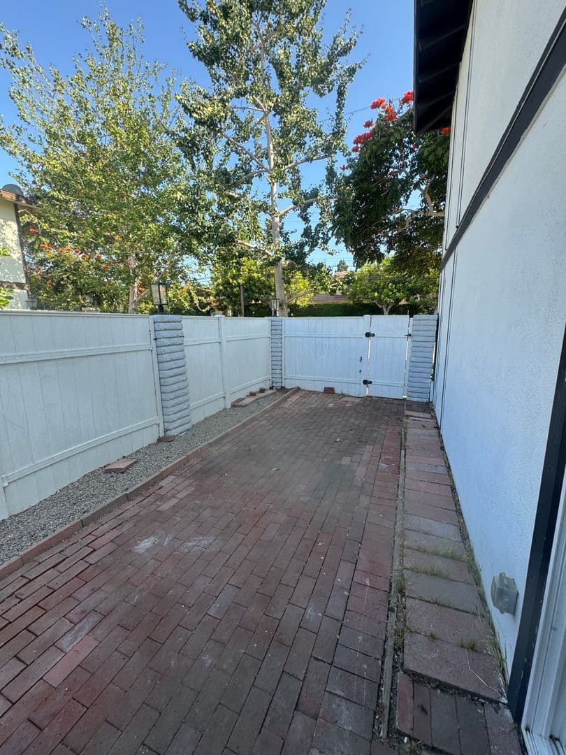 Huntington Beach Apartment: 7681 Ellis Ave
