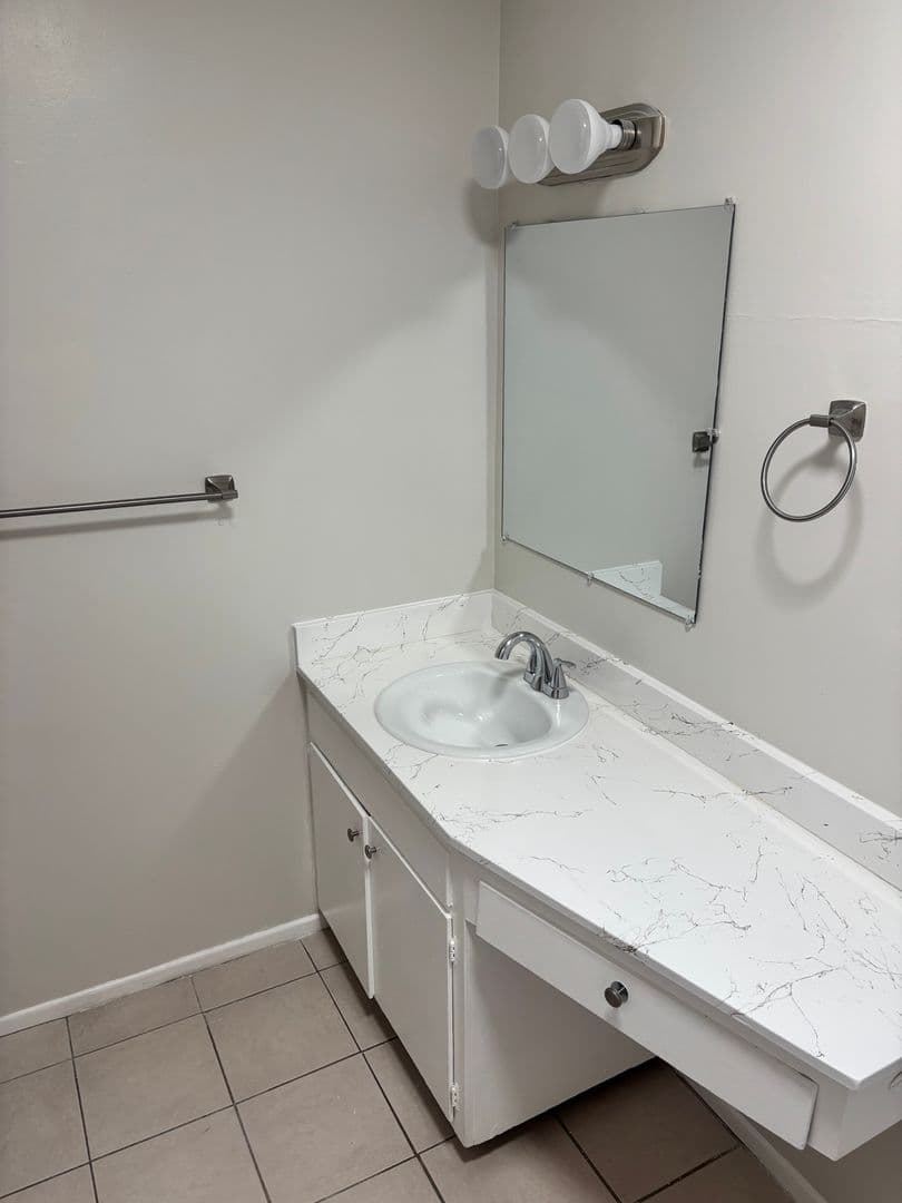 Hemet Apartment: 43611 Florida Ave
