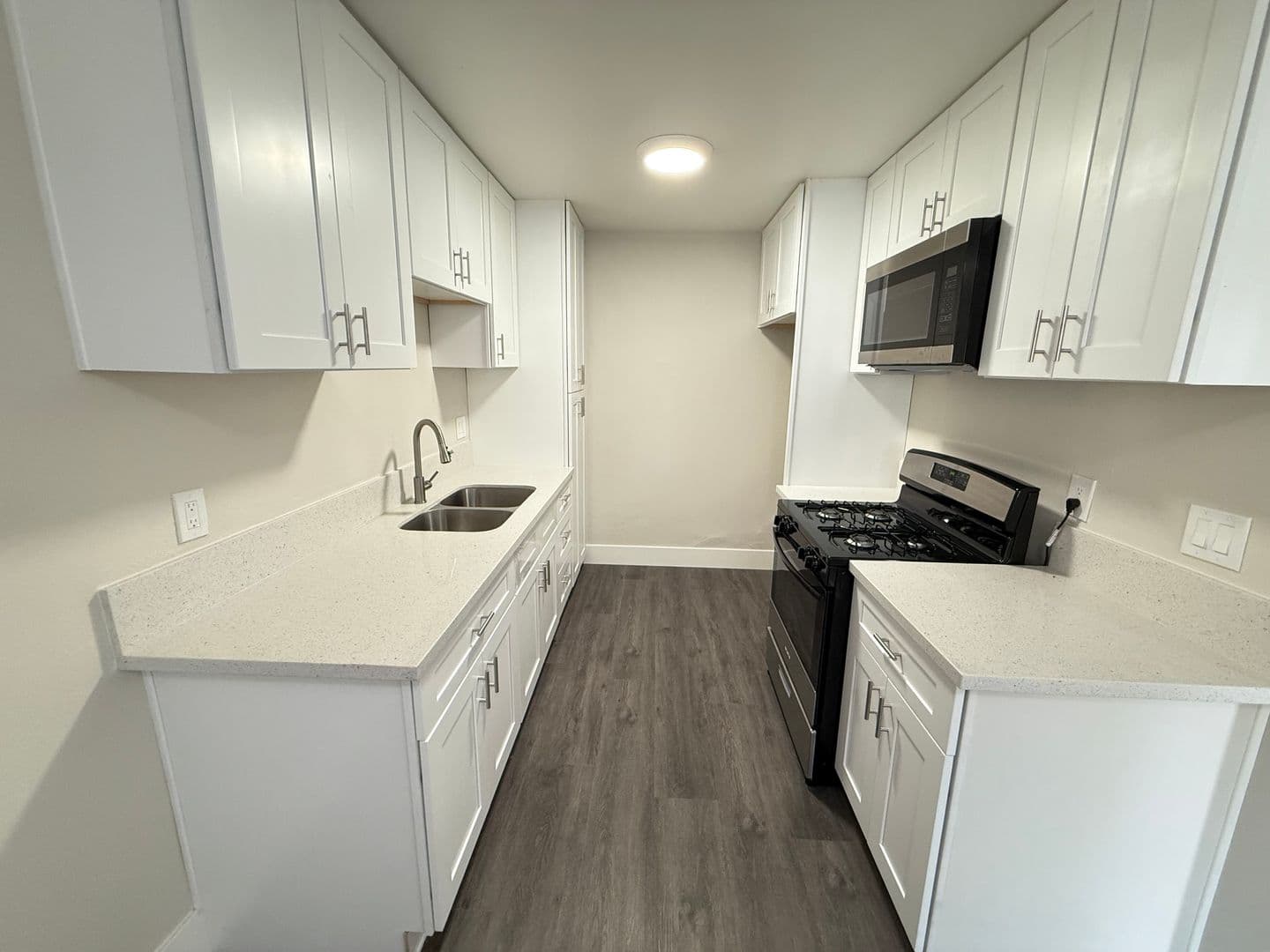 Fullerton Apartment: 1600 S Euclid St.