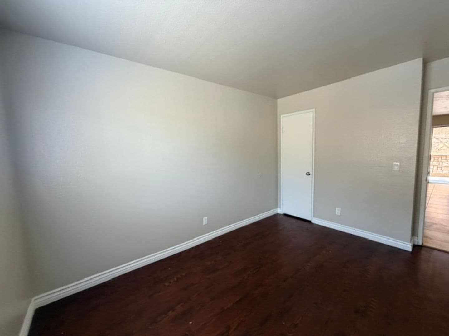 San Diego Apartment: 4960-4970 Auburn Drive