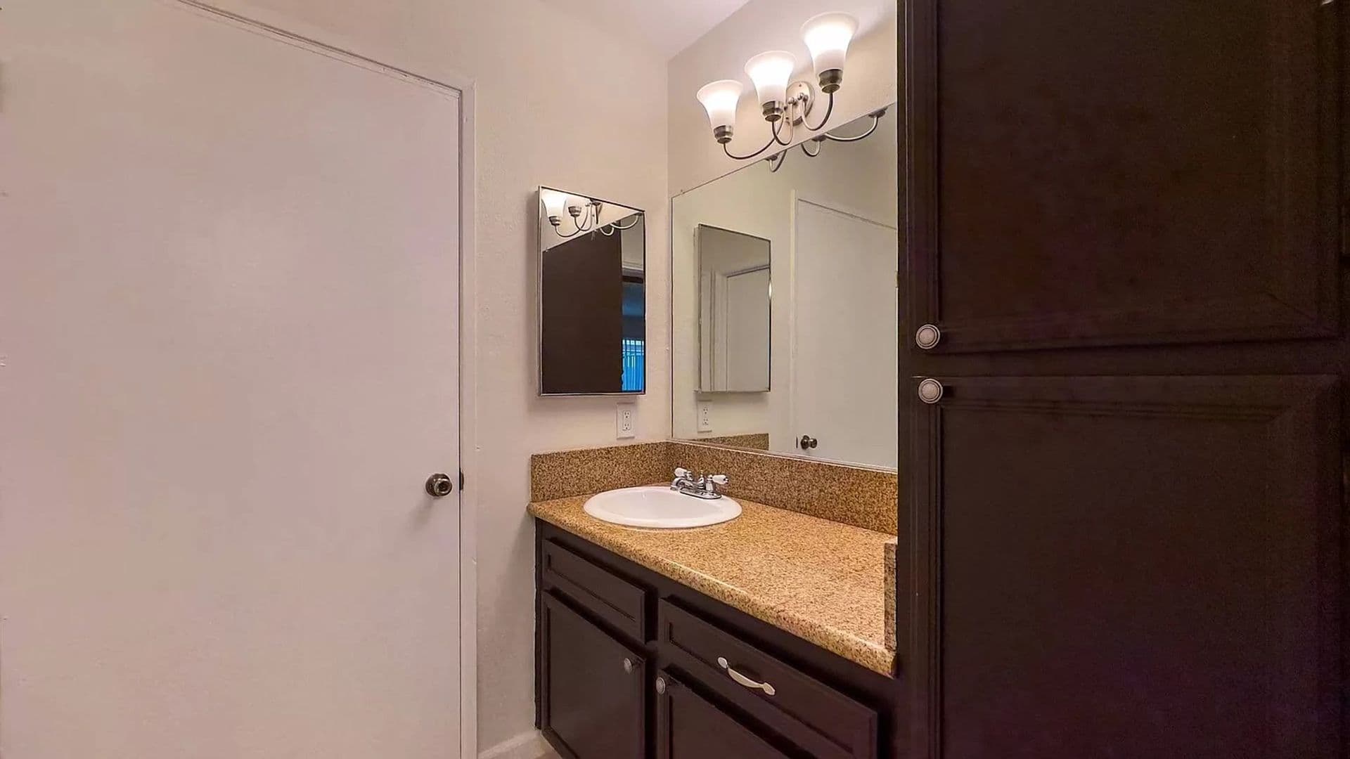 San Diego Apartment: 4170 Texas St - 03