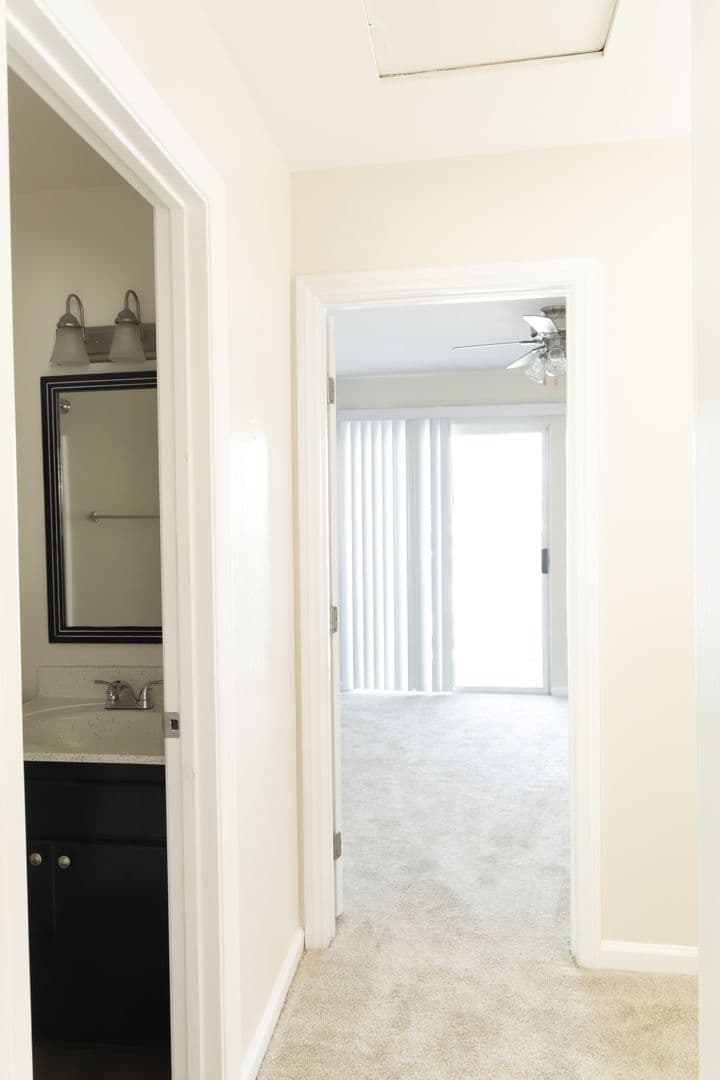 Long Beach Apartment: 3787 E 11th St