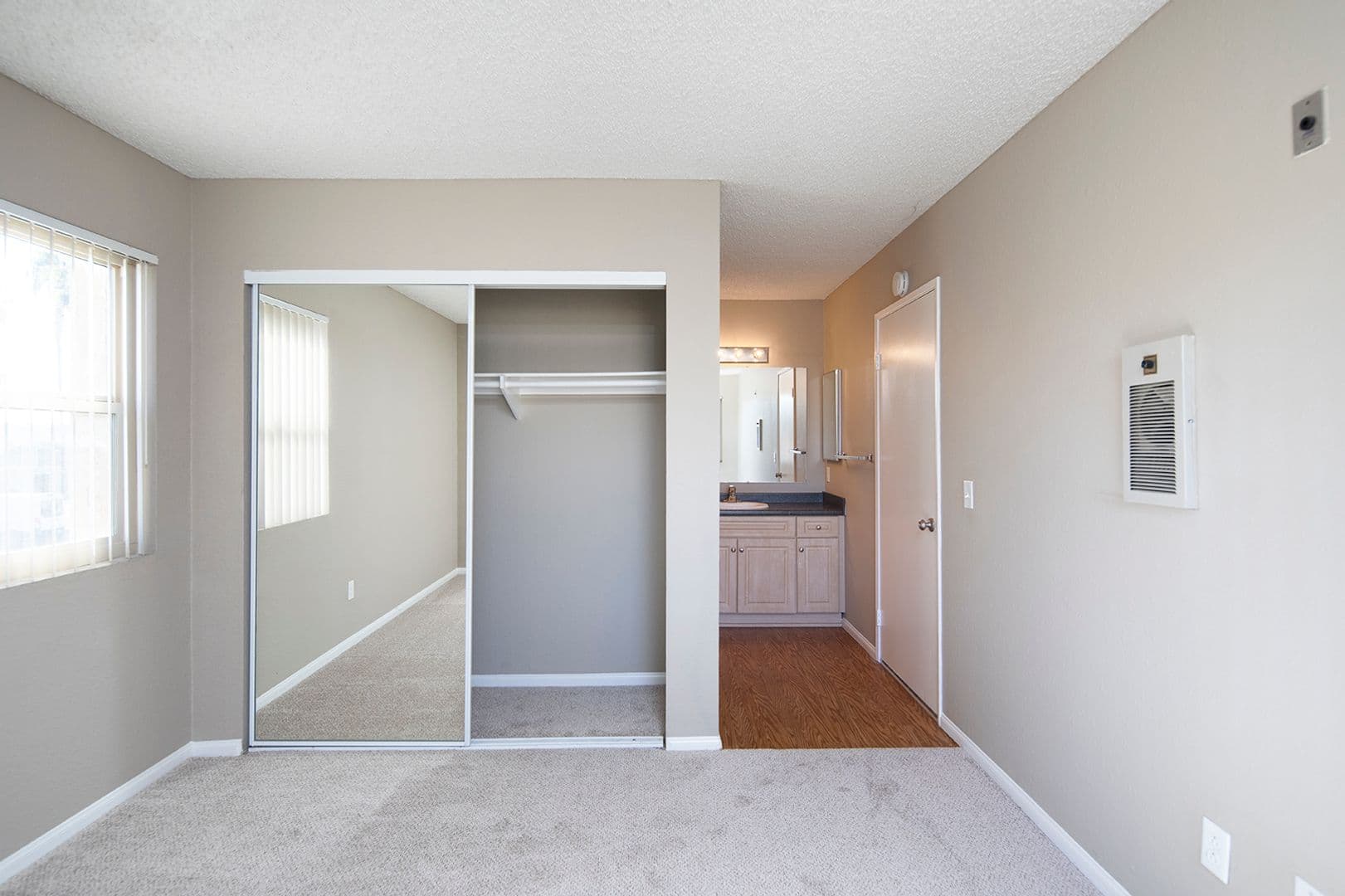 San Diego Apartment: 768 Hollister St