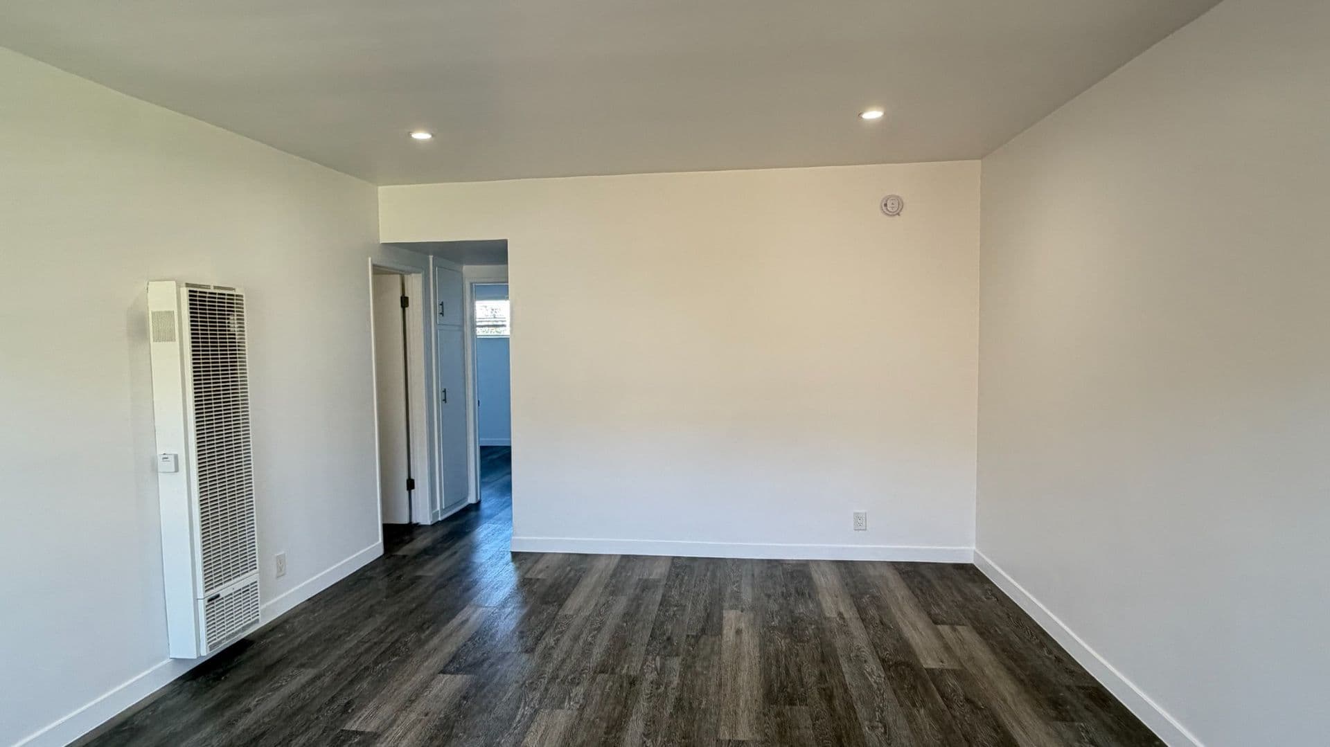 Gardena Apartment: 1481 W 179th St