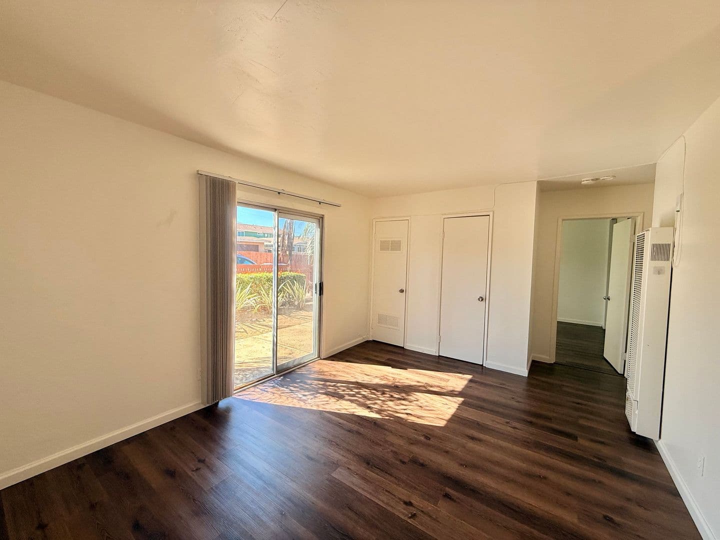 Oceanside Apartment: 1346 Dubuque St
