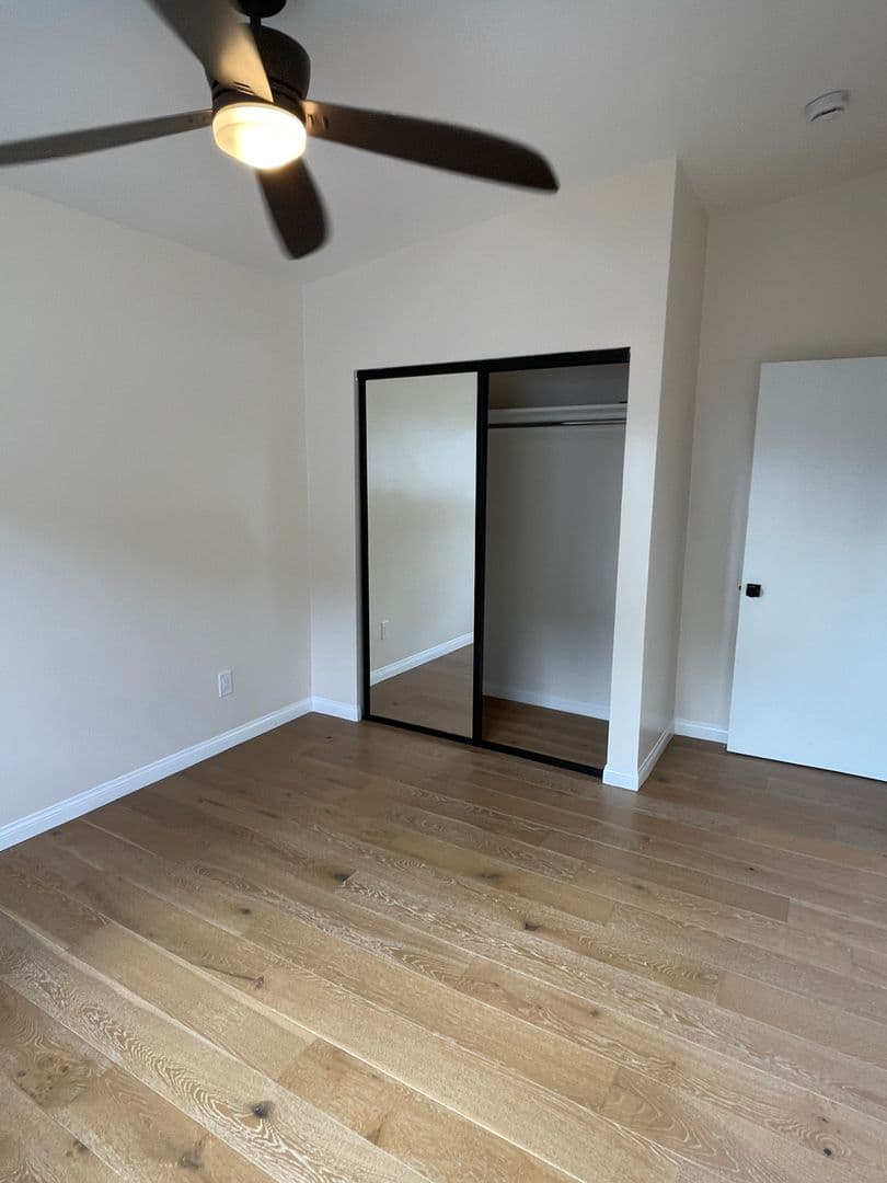 Venice Apartment: 707 - 707 1/2 6th Ave